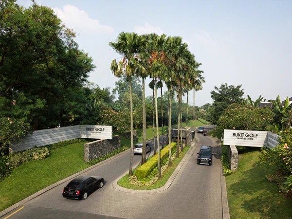 Lagoon Park Bukit Golf Riverside 1